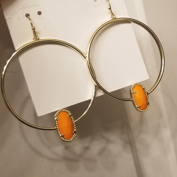 NWT KENDRA SCOTT BRIGHT ORANGE ELORA HOOP EARRINGS GOLD - Picture 4 of 4